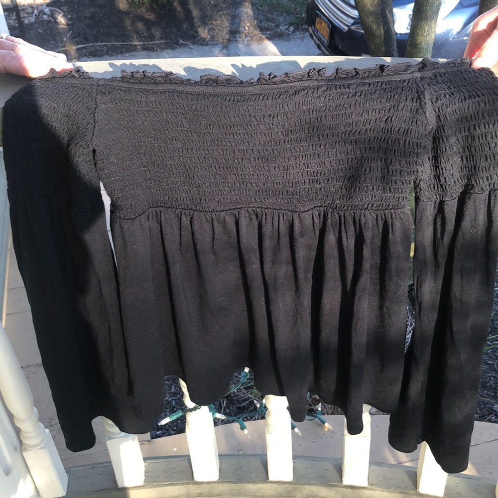 Mossimo black ruffled top